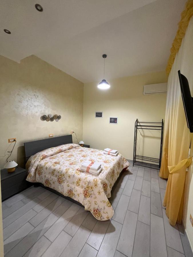 Vicolo55 Hotel Napoli Bagian luar foto